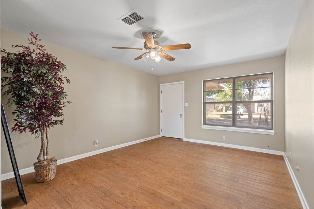 811 W I Ave Property Photo 3