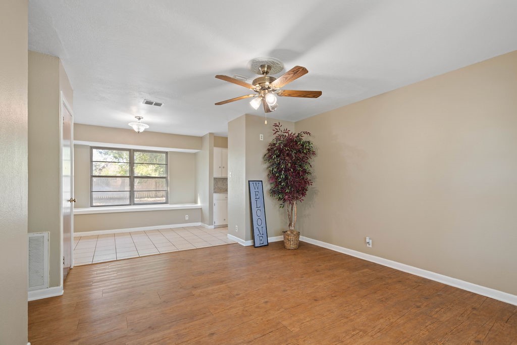811 W I Ave Property Photo 4