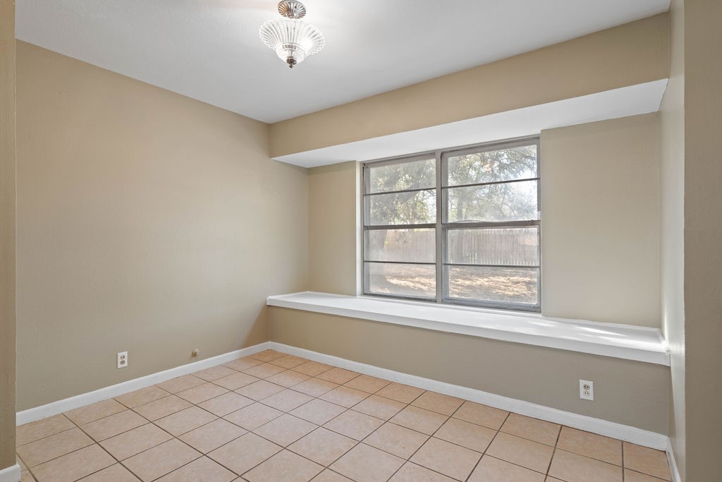 811 W I Ave Property Photo 6