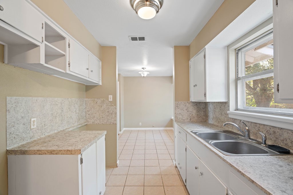 811 W I Ave Property Photo 15