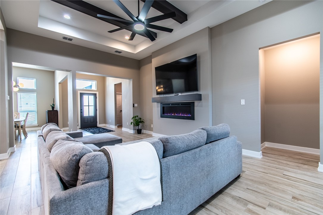 15122 Aquarius St Property Photo 6