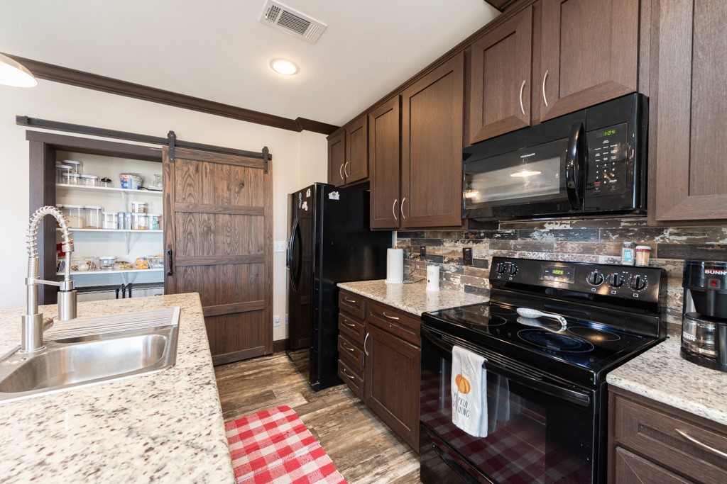 158 Gallant Fox Property Photo 18