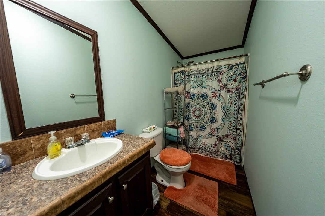 635 W Holland St Property Photo 18