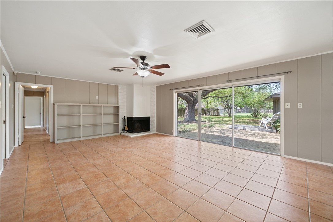 5909 Fenway Dr Property Photo 8