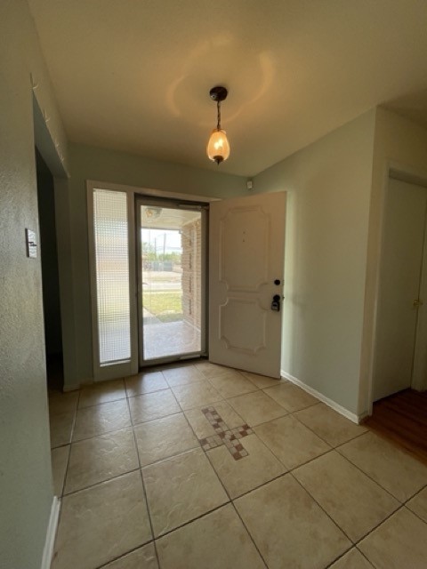 3933 Dunbrook Dr Property Photo 2