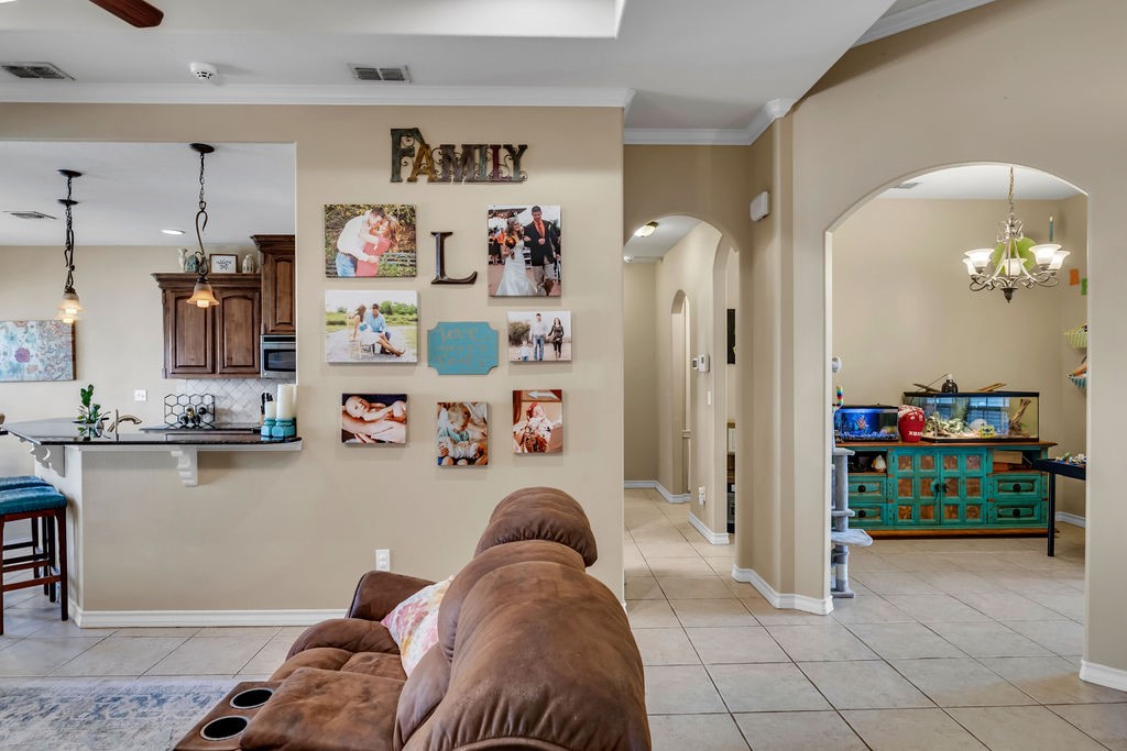 10422 Pioneer Dr Property Photo 13