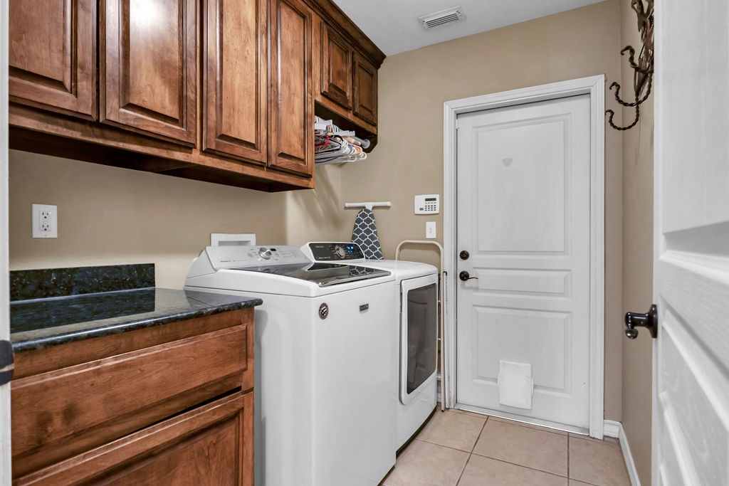 10422 Pioneer Dr Property Photo 23