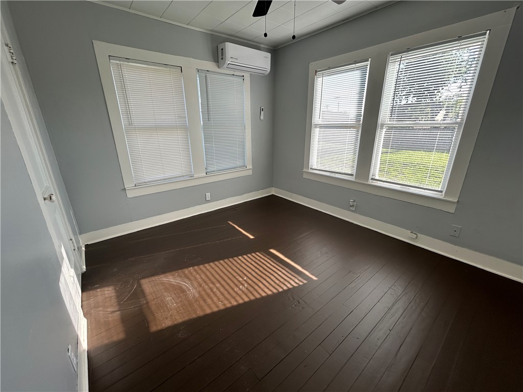 1433 12th St Property Photo 10