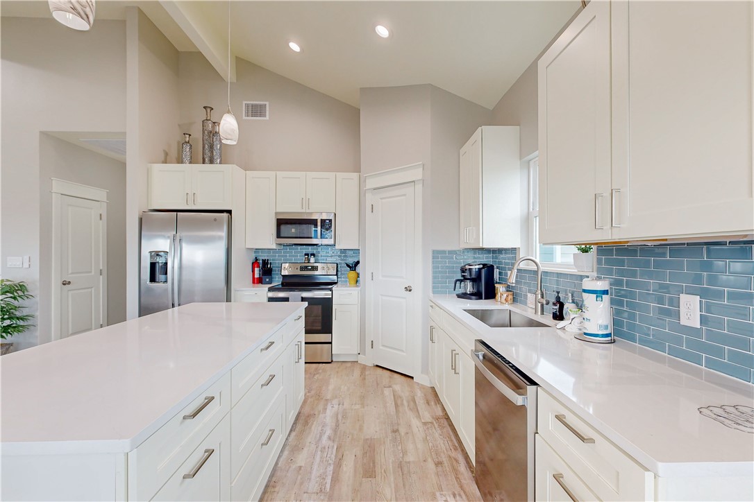 162 La Concha Blvd 28 Property Photo 10