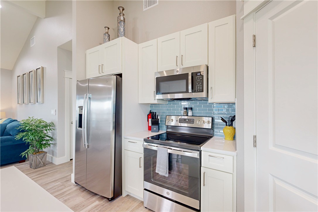 162 La Concha Blvd 28 Property Photo 11