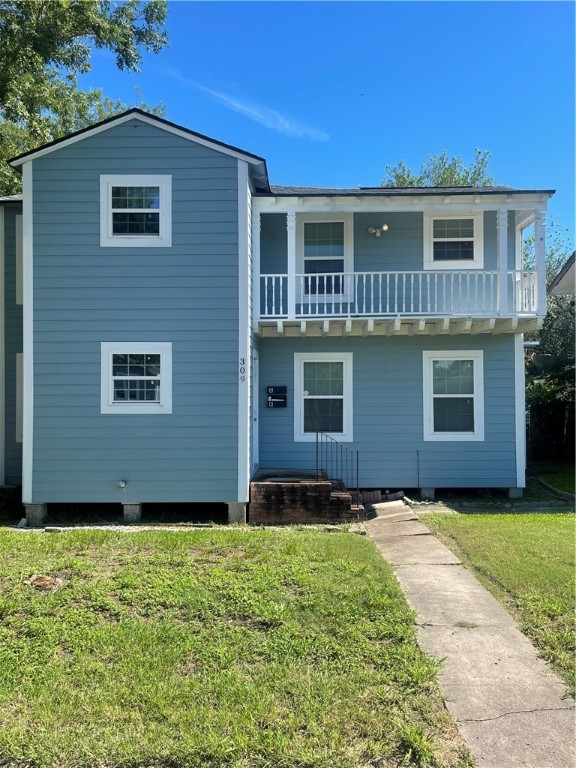 309 Oleander Ave B Property Photo