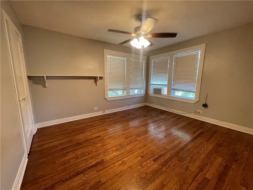 309 Oleander Ave B Property Photo 8