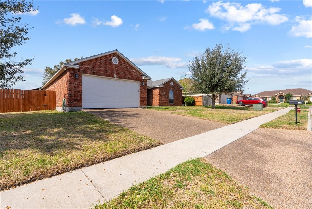 104 Collins Property Photo 2