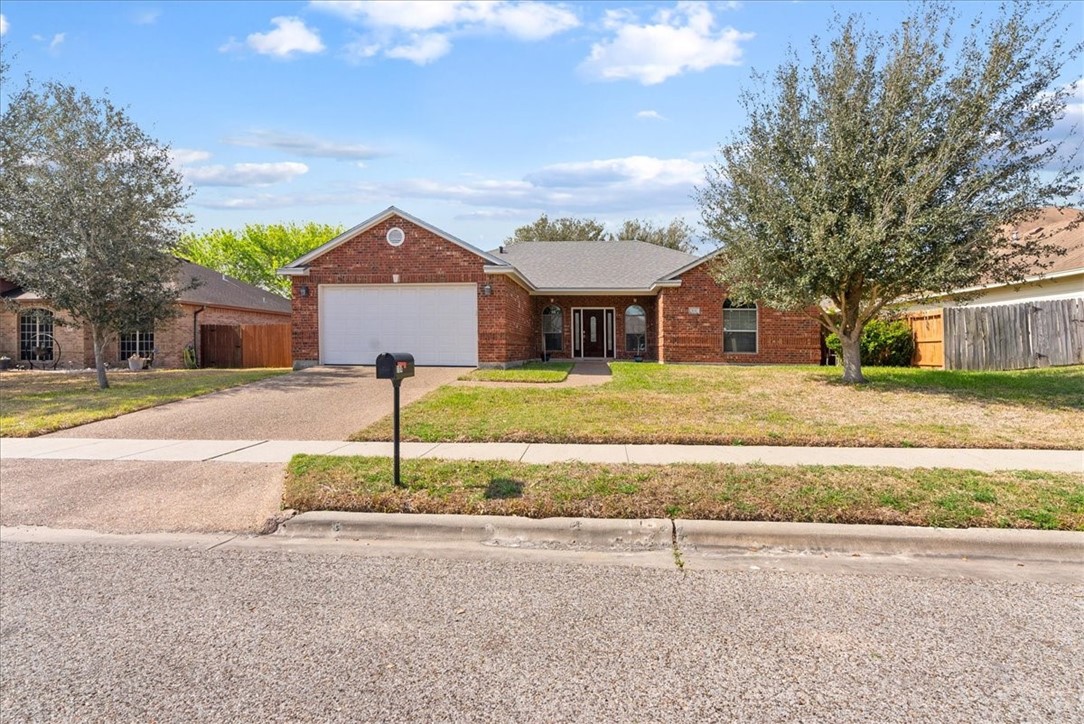 104 Collins Property Photo 3