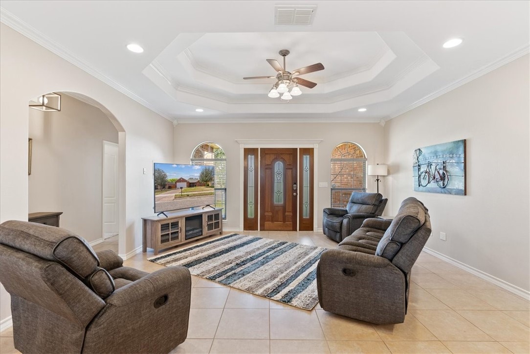 104 Collins Property Photo 5