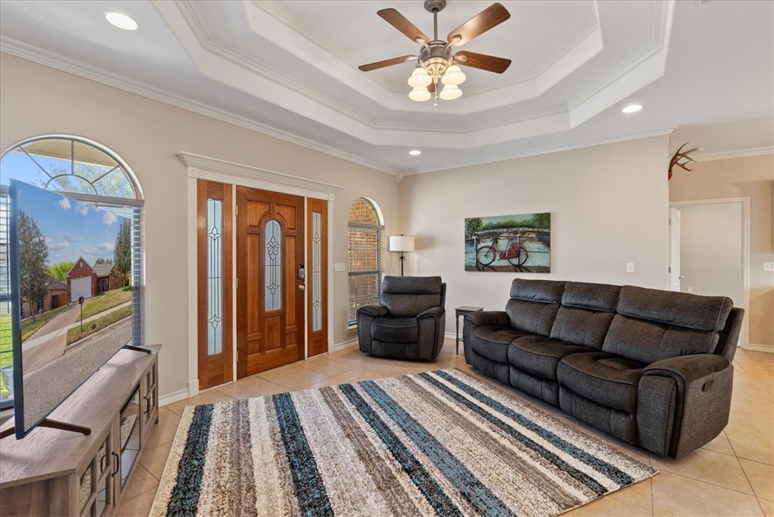 104 Collins Property Photo 6