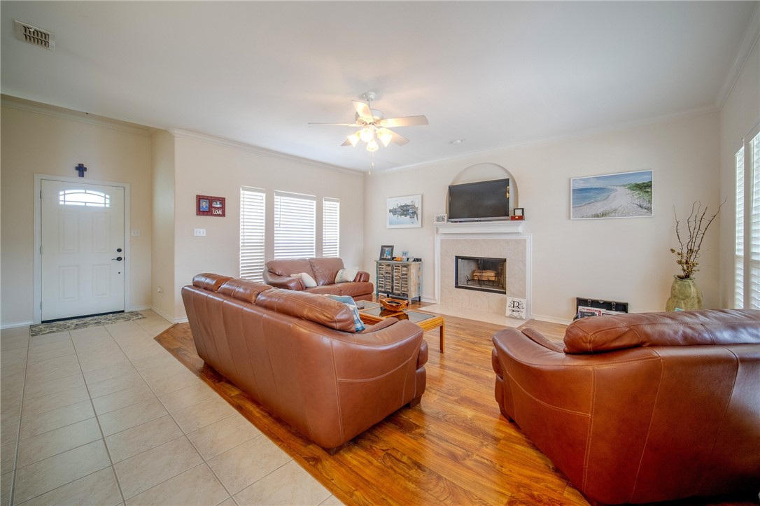 13837 Jolly Roger St Property Photo 8