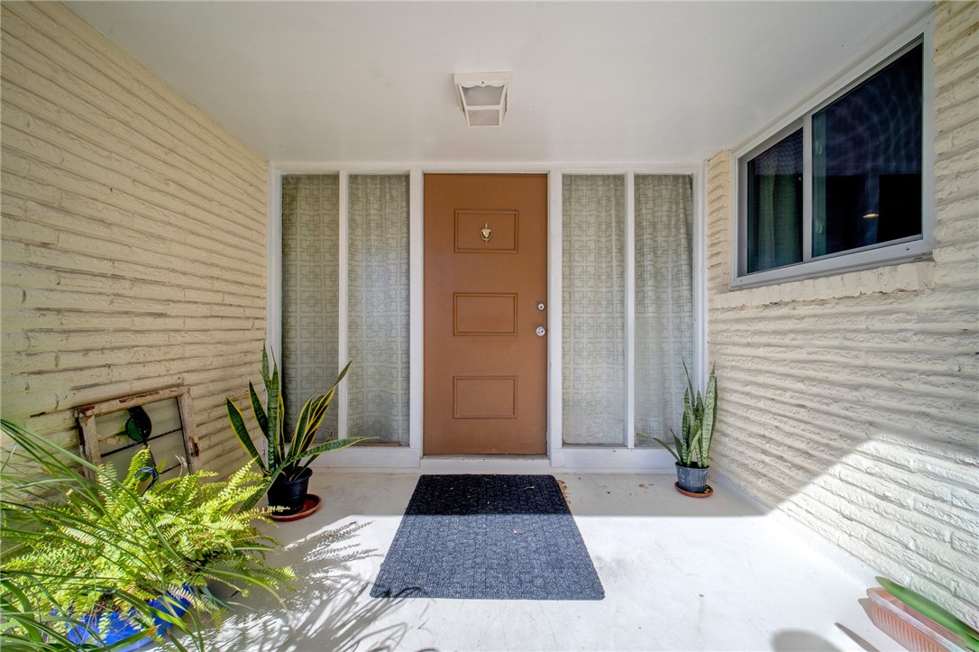 1500 Kenwood Dr Property Photo 2
