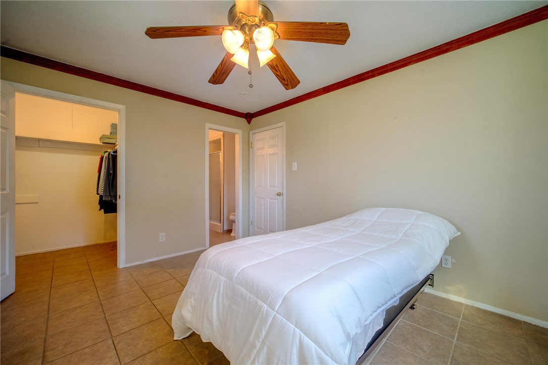 1500 Kenwood Dr Property Photo 14