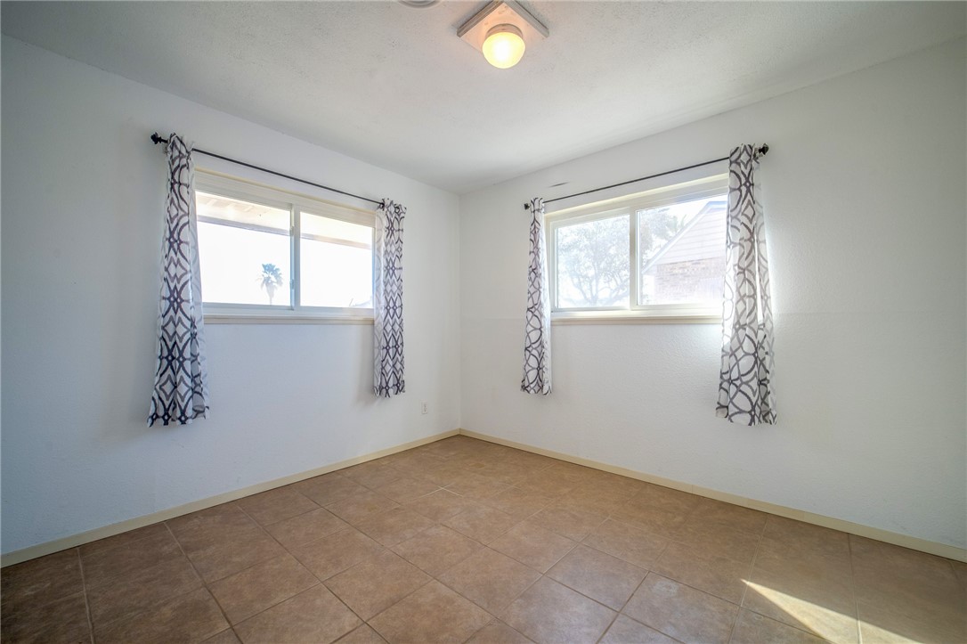1500 Kenwood Dr Property Photo 18