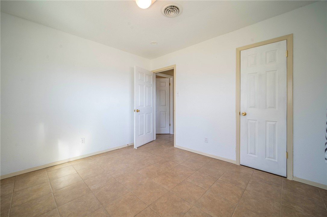 1500 Kenwood Dr Property Photo 19