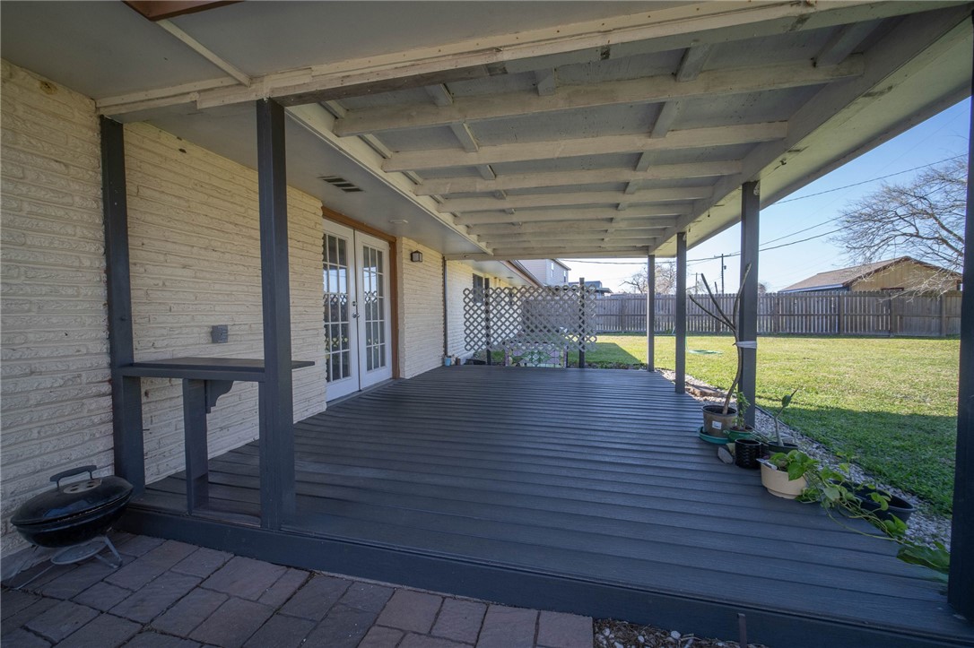 1500 Kenwood Dr Property Photo 26
