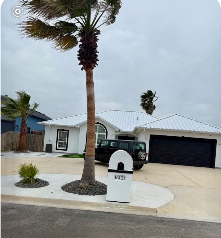 16121 Seagrape St Property Photo
