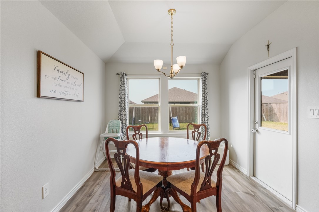 1273 Carnaby St Property Photo 7