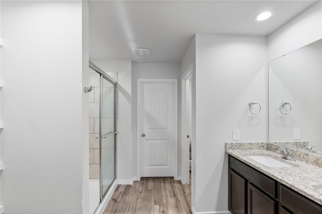 1273 Carnaby St Property Photo 9