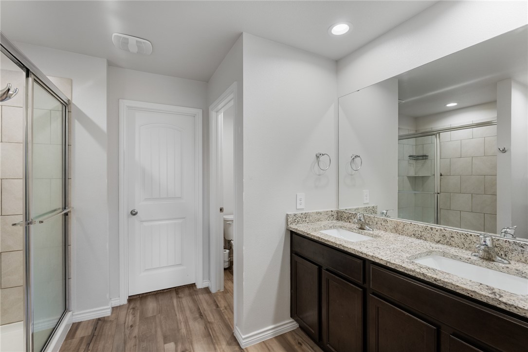 1273 Carnaby St Property Photo 10