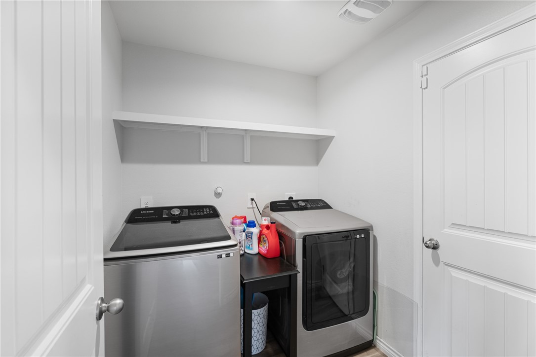 1273 Carnaby St Property Photo 13