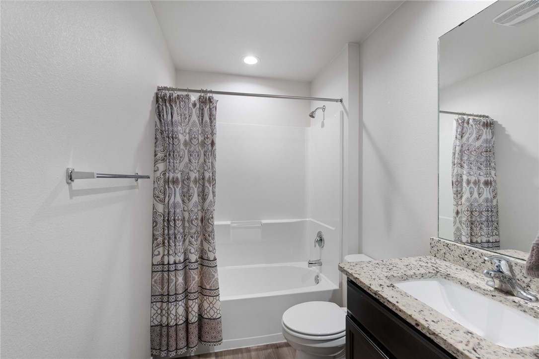 1273 Carnaby St Property Photo 15
