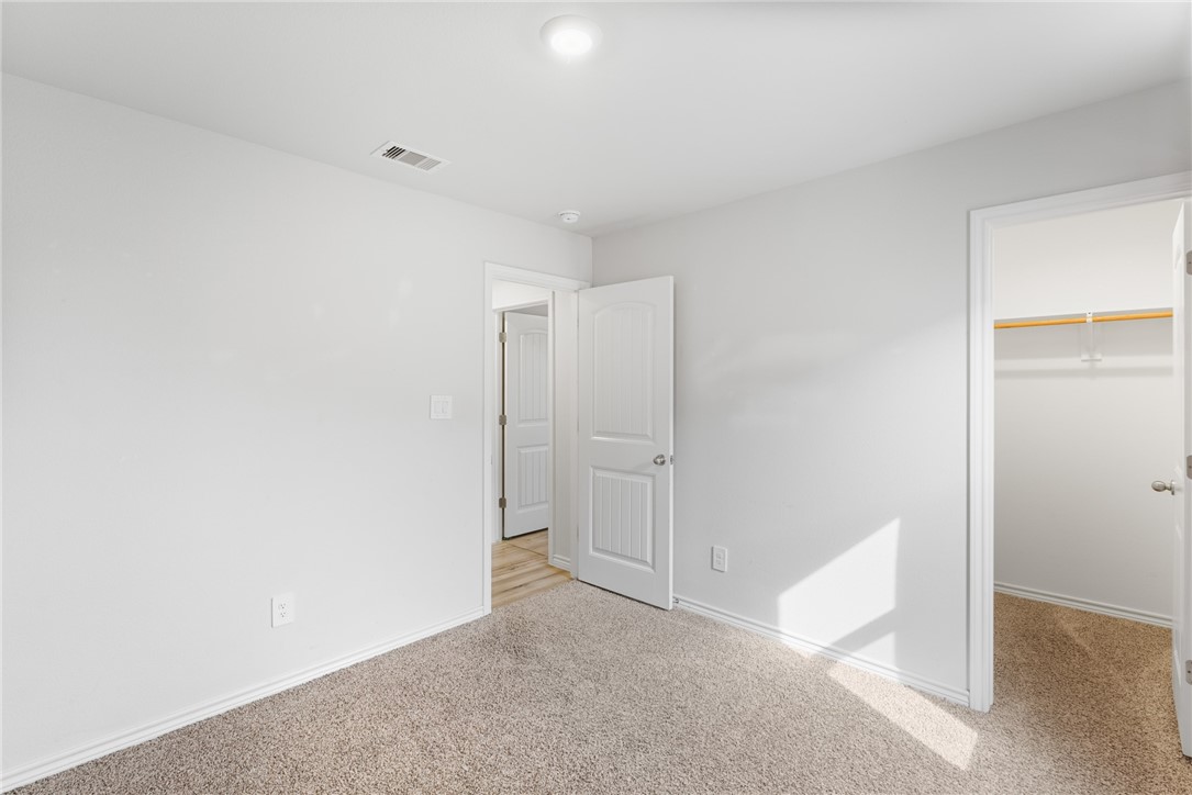 1273 Carnaby St Property Photo 17