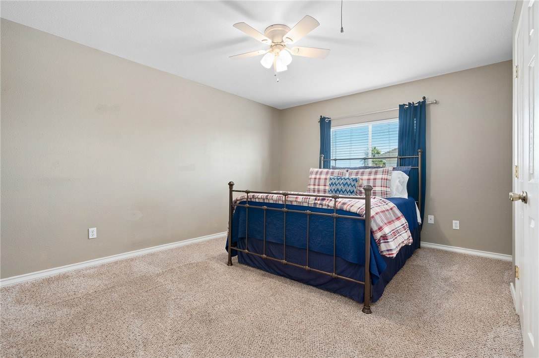 210 Country Club Blvd Property Photo 22