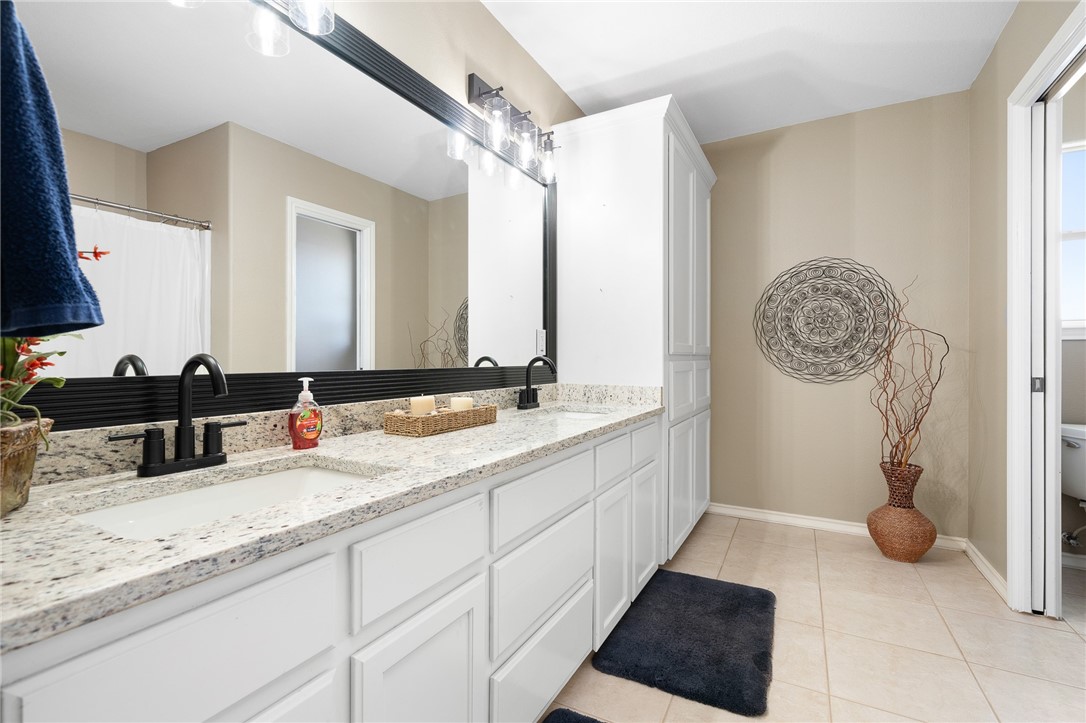 210 Country Club Blvd Property Photo 23