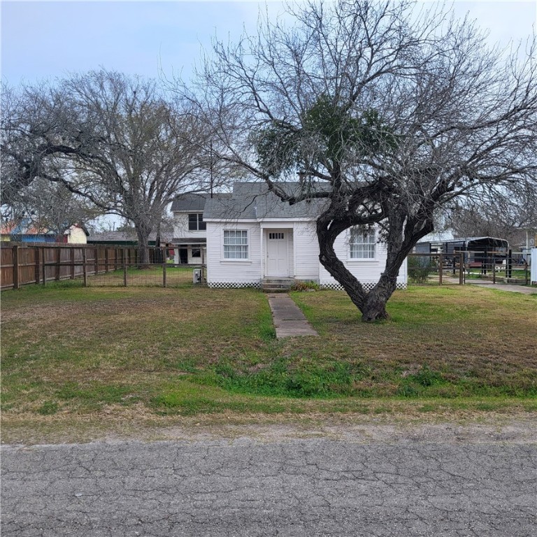 222 W Heard St Property Photo 2
