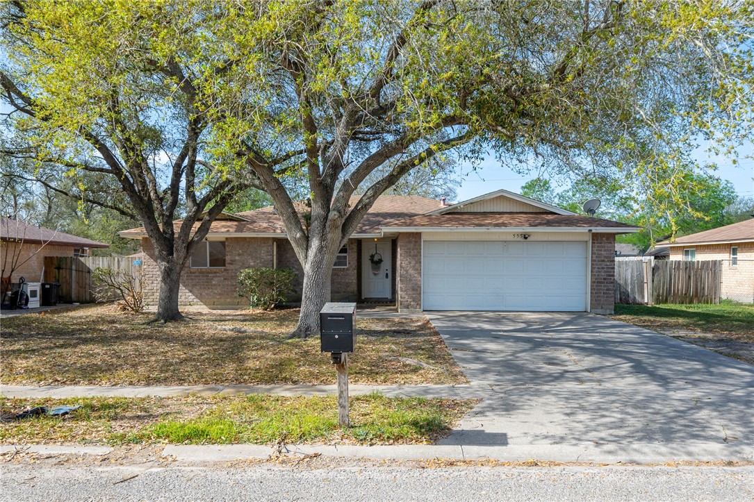 555 Vista Dr Property Photo