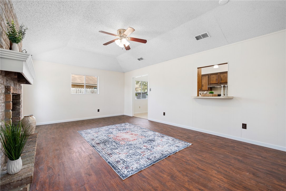 555 Vista Dr Property Photo 12
