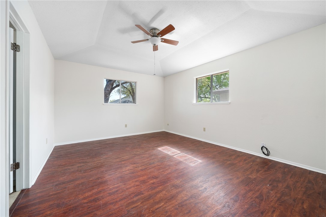 555 Vista Dr Property Photo 22