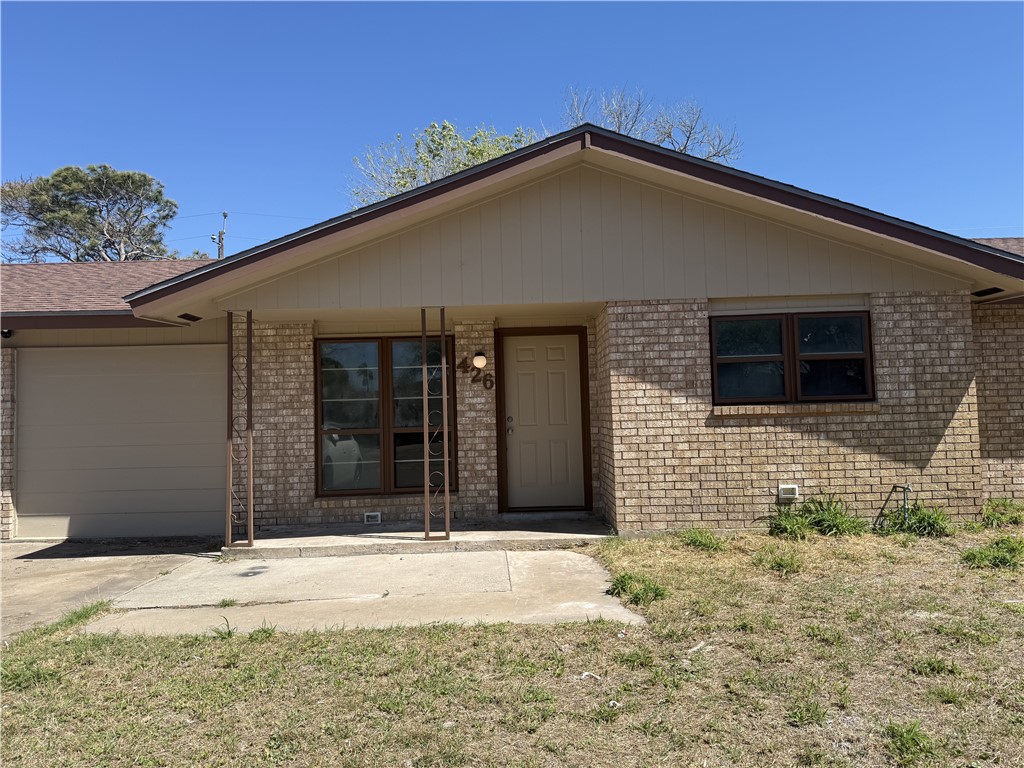 426 Vega Dr Property Photo 2