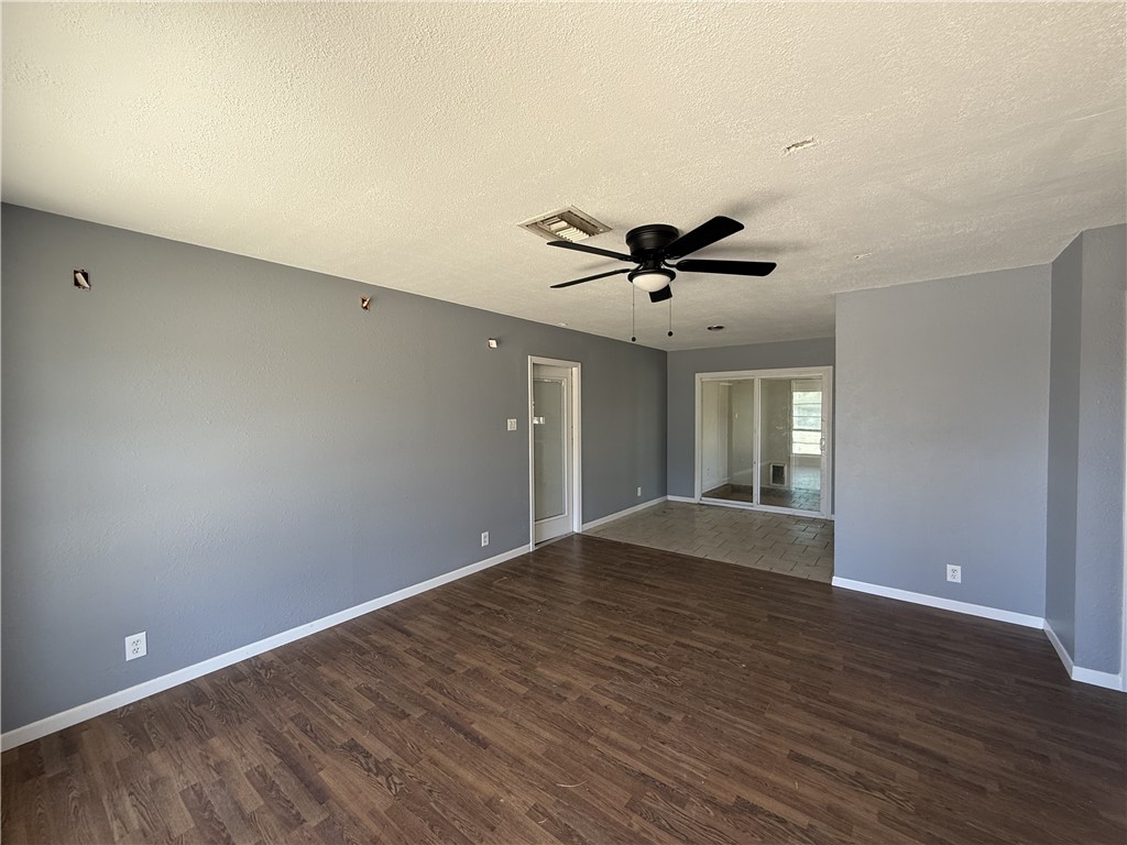 426 Vega Dr Property Photo 3