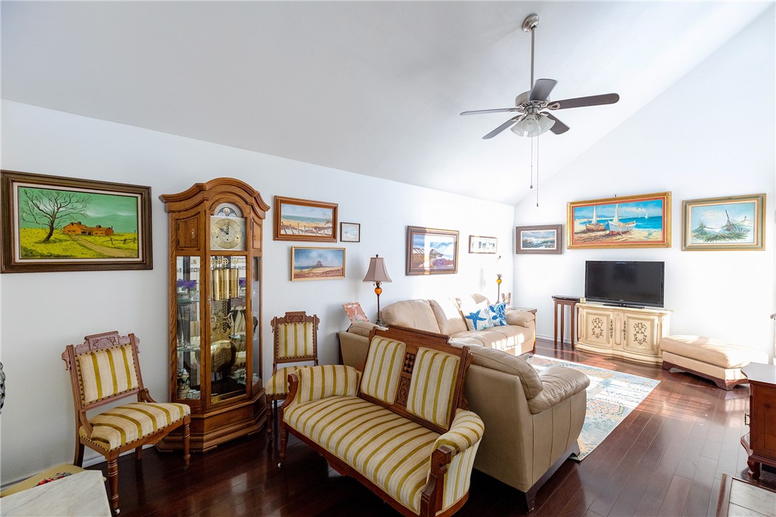 13729 Suntan Ave Property Photo 8