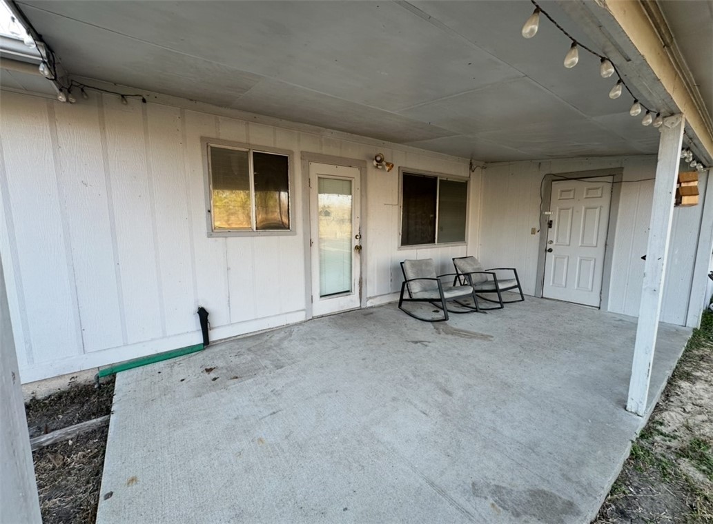 10946 Gates Ln Property Photo 11