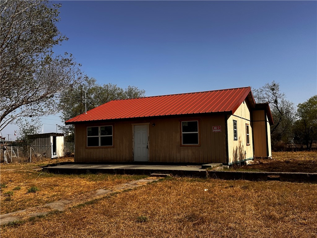 000 Fm-3024 Property Photo 3