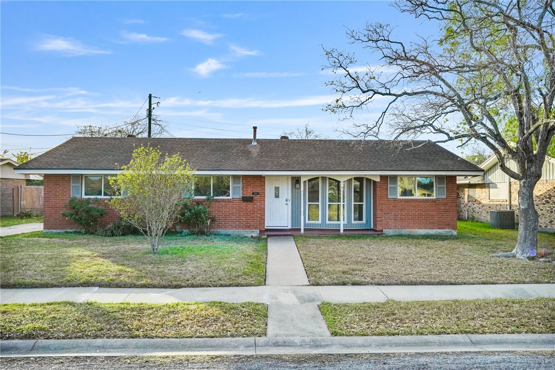 1061 Meadowbrook Dr Property Photo