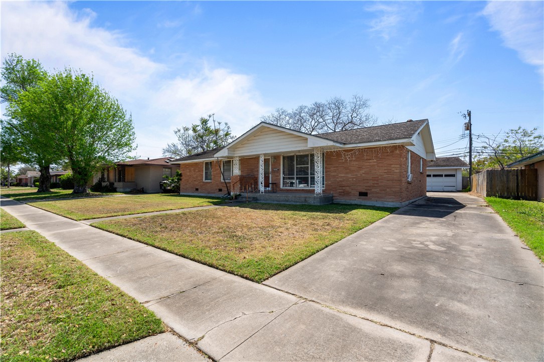 3301 Casa Blanca Dr Property Photo 2