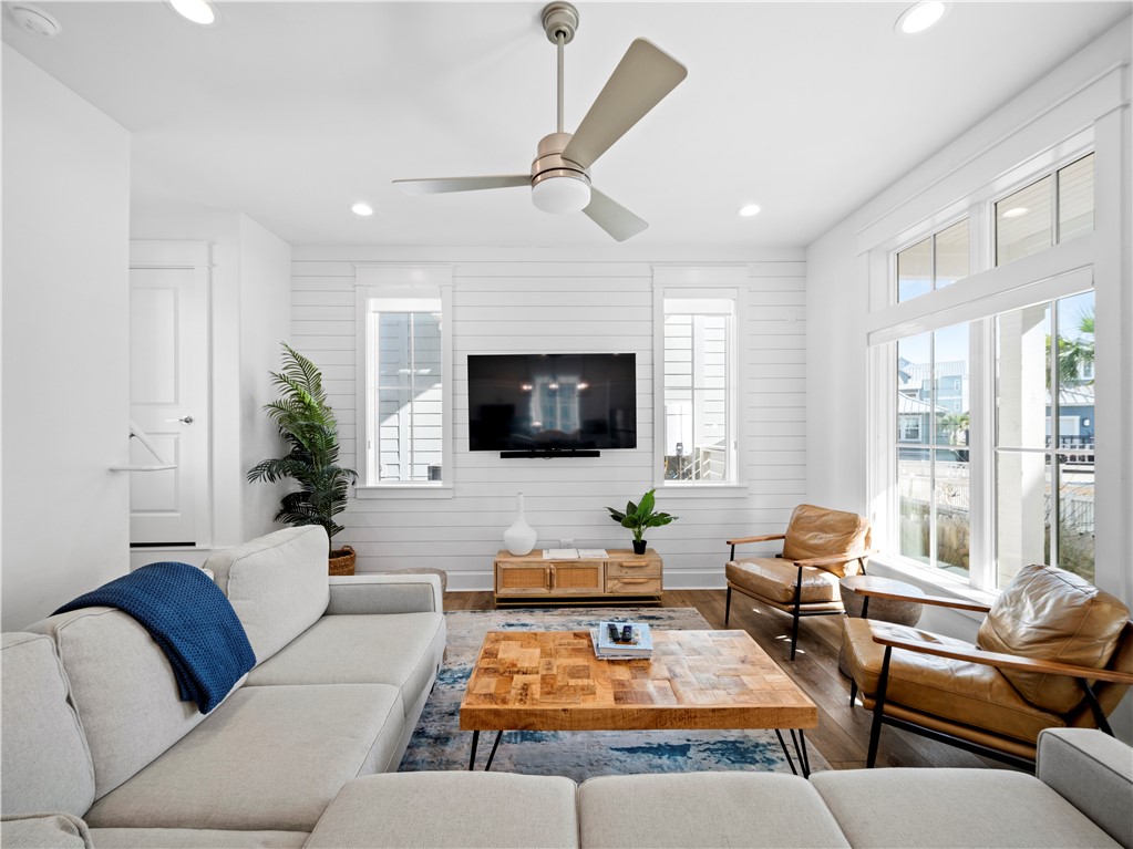 131 Sabal Property Photo 5