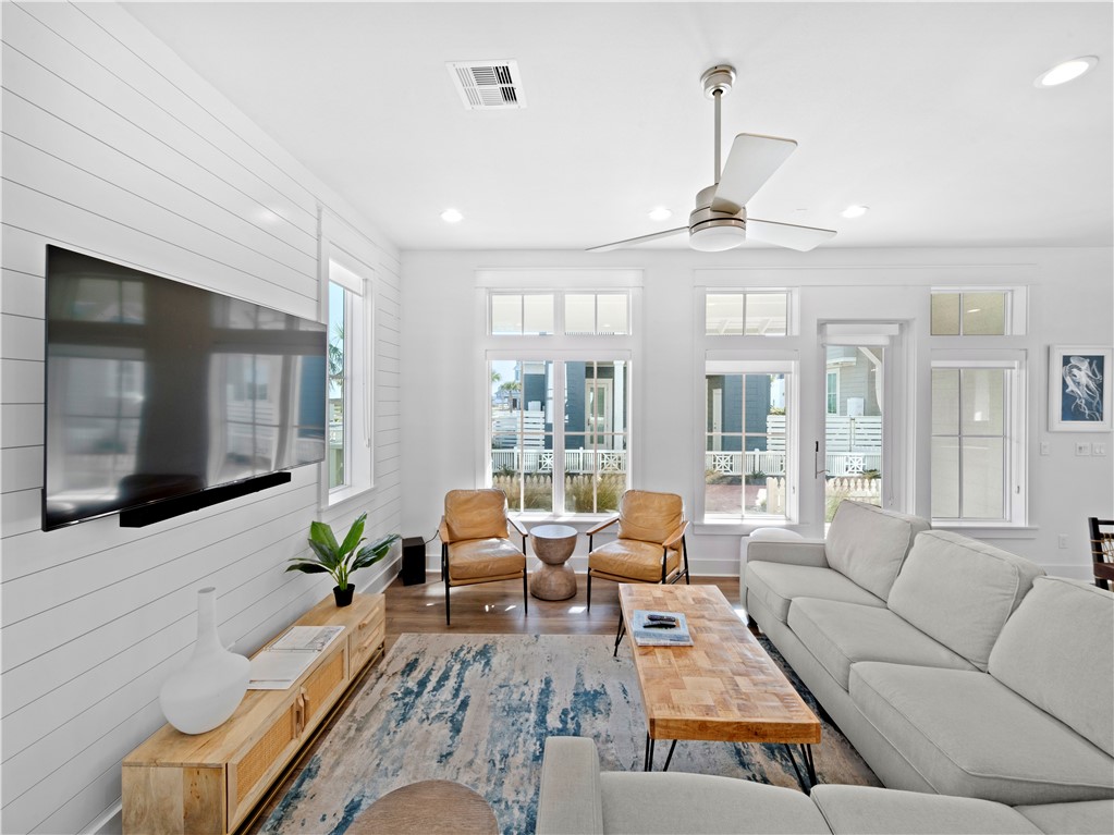 131 Sabal Property Photo 11