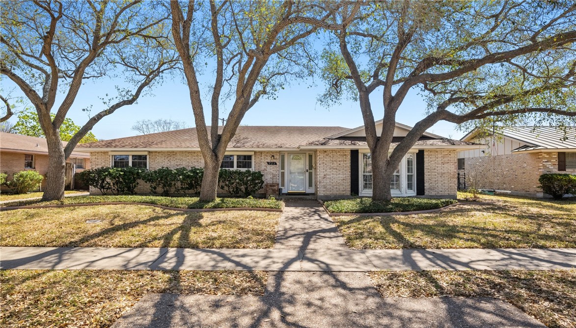 733 Brock Dr Property Photo