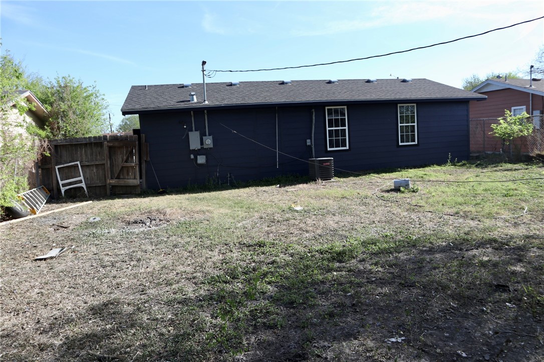 1917 Burnet St Property Photo 23